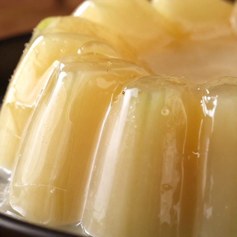 rhubarb dessert with jello